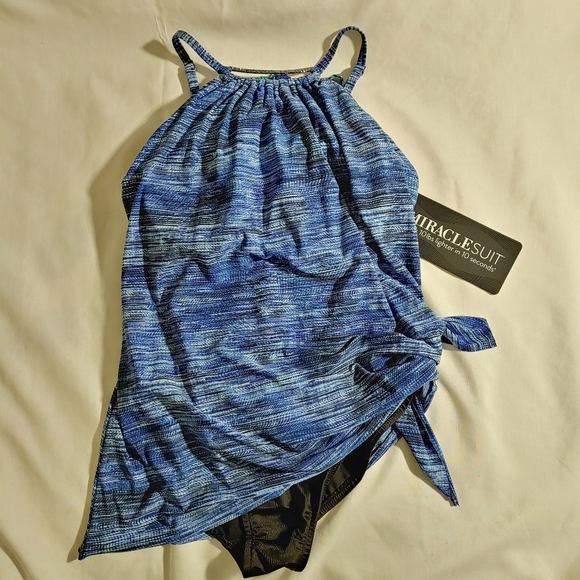 Magicsuit Women's New swimwear suit - Picture 2 of 6